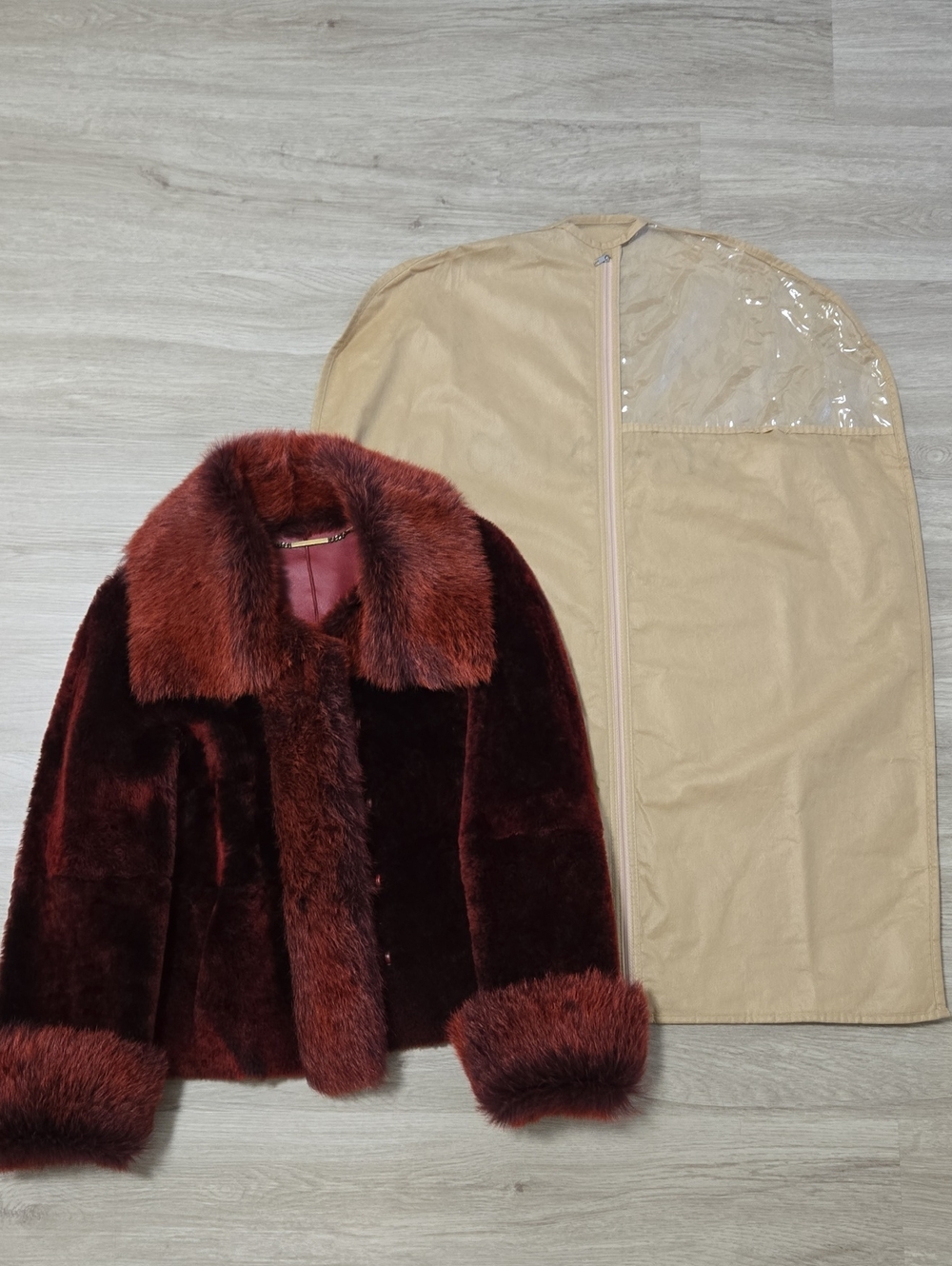 Via Veneto Real Shearling Fur Short Jacket in Deep Burgundy and Wine, Size XS - Picture 13 of 13